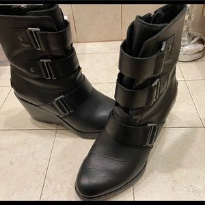 Brand new Sorel wedge booties